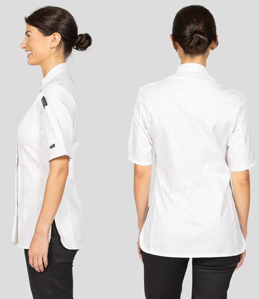 DE006 WHI MODEL 2.webp