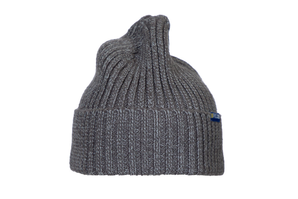 Hat with interknitted reflective thread. 649087