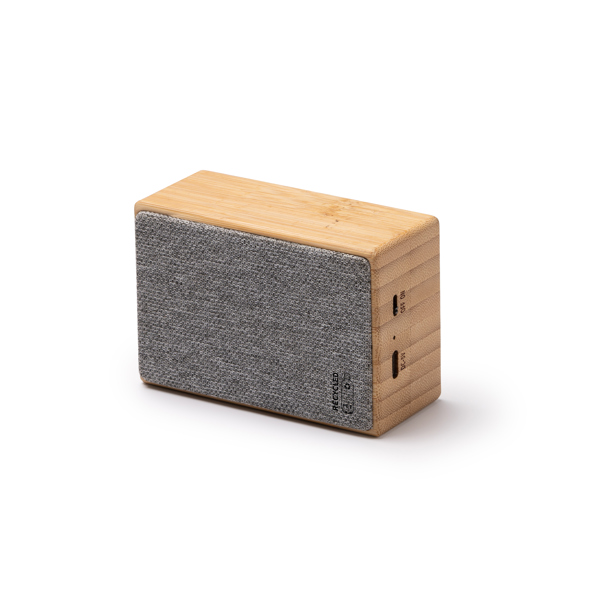 Wireless speaker with main structure in bamboo and RPET polyester. 3W output.