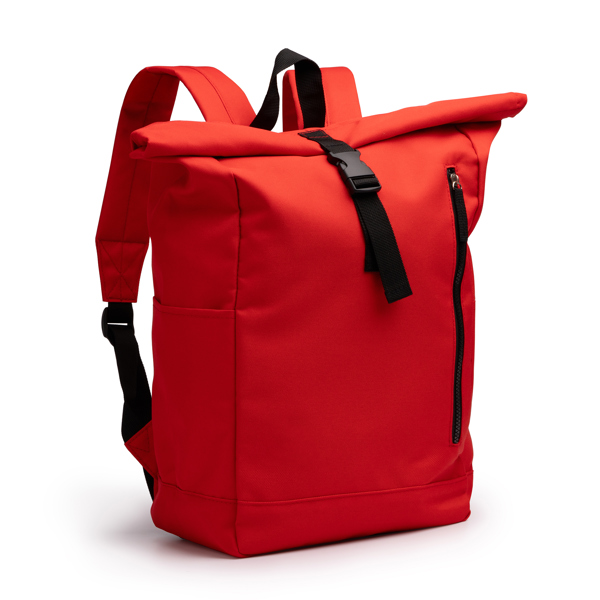Backpack in RPET polyester. Exterior zip pocket and two side pockets.